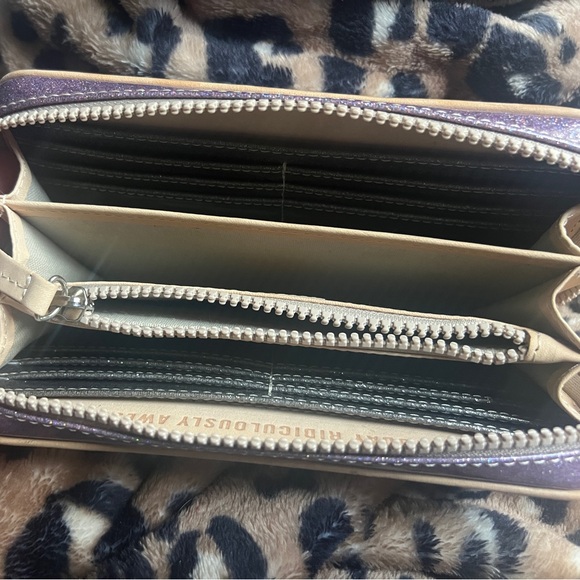 Consuela Lyndz wristlet - Picture 3 of 6